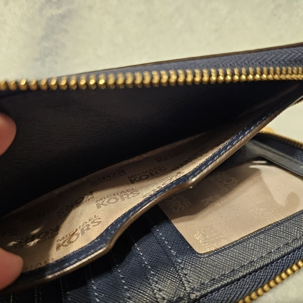EUC Navy Blue Michael Kors Wallet - Picture 3 of 4